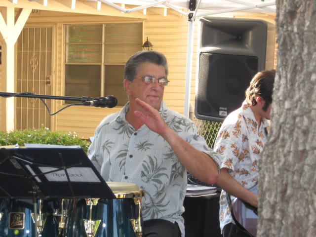 617x456 pixels (120K)